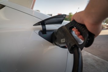 Elektrikli Araç Kaskosu Nedir? Batarya Güvencede mi?